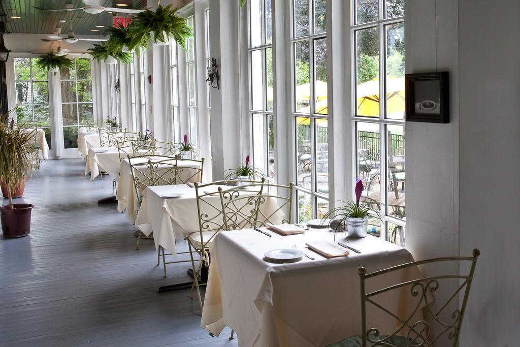 The Charles Hotel Niagara-on-the-Lake Екстер'єр фото